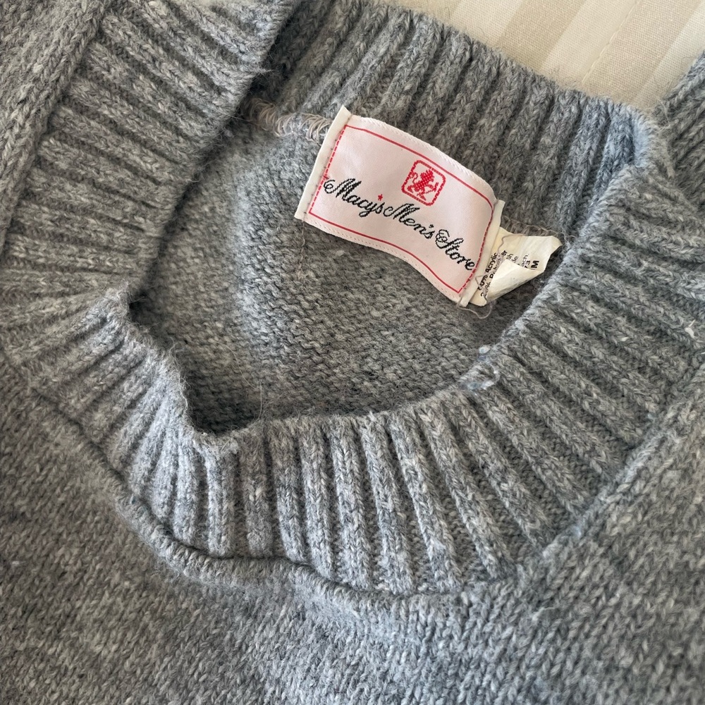 Vintage gray Macy’s pull-over sweater